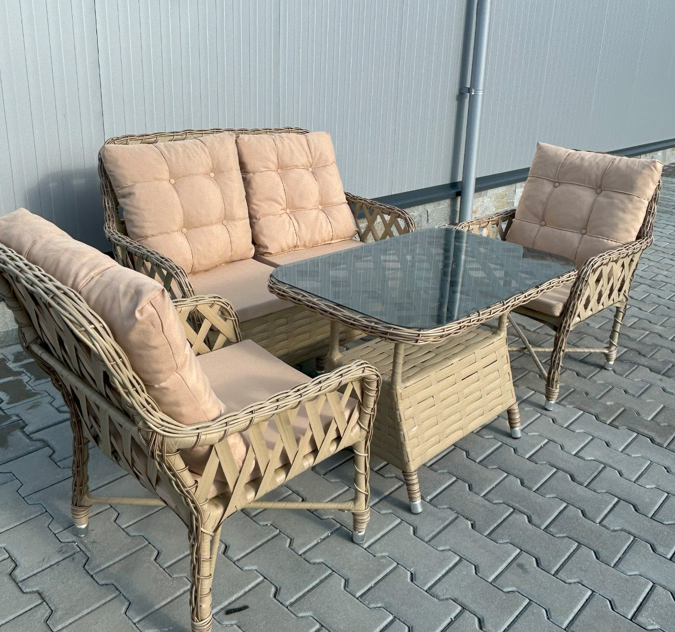 Градински Комплект "Калифорния" - 2 стола , канапе с възглавници и стъклена маса